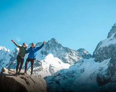 pareja-montana-salkantay howlanders