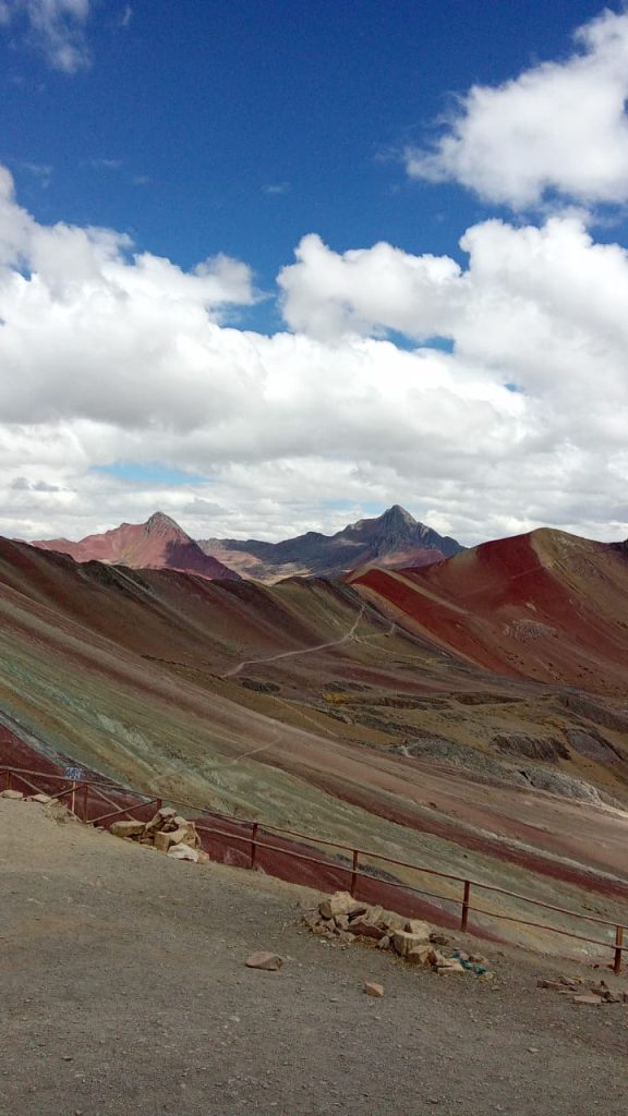MONTAÑA DE COLORES